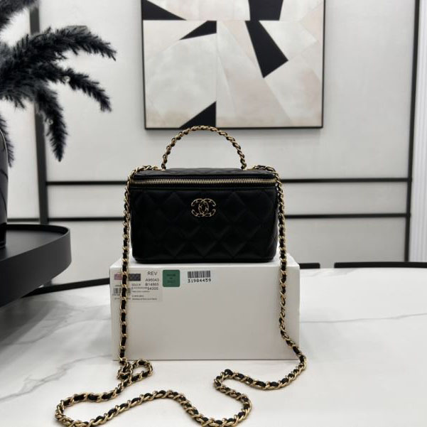 Chanel Cosmetic Bags - Click Image to Close